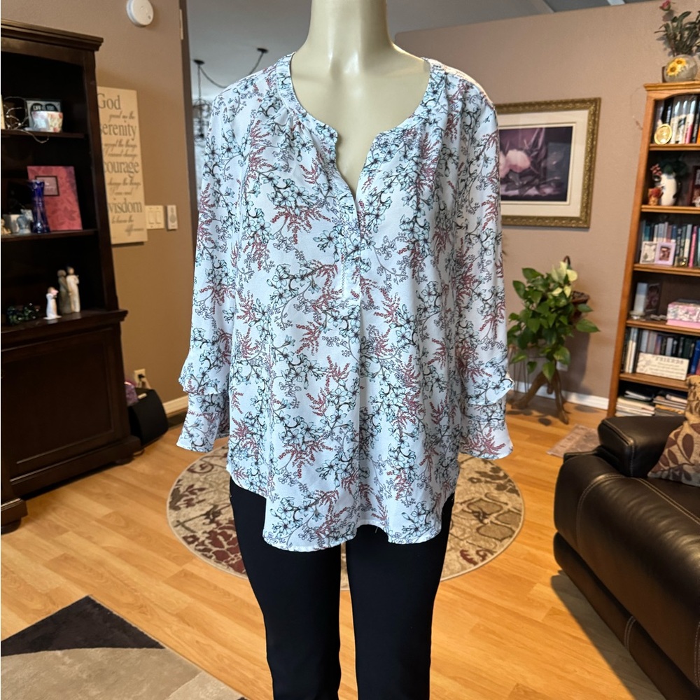 Liz Claiborne white, blue & red 3/4 ruffled sleeves blouse-size L